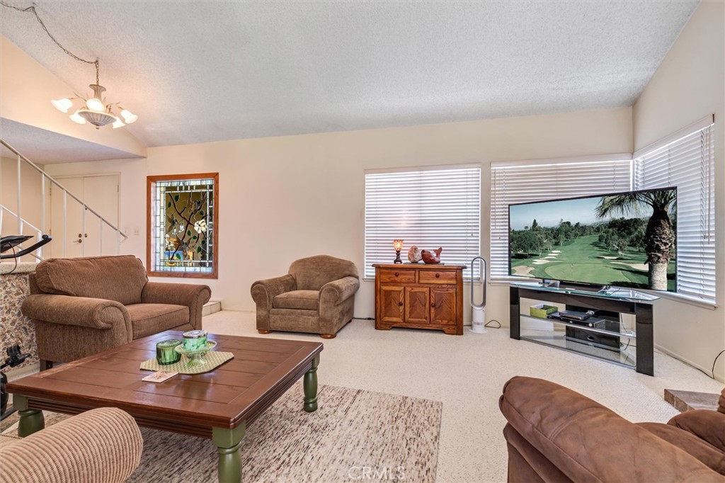 4466 Rainbow Lane