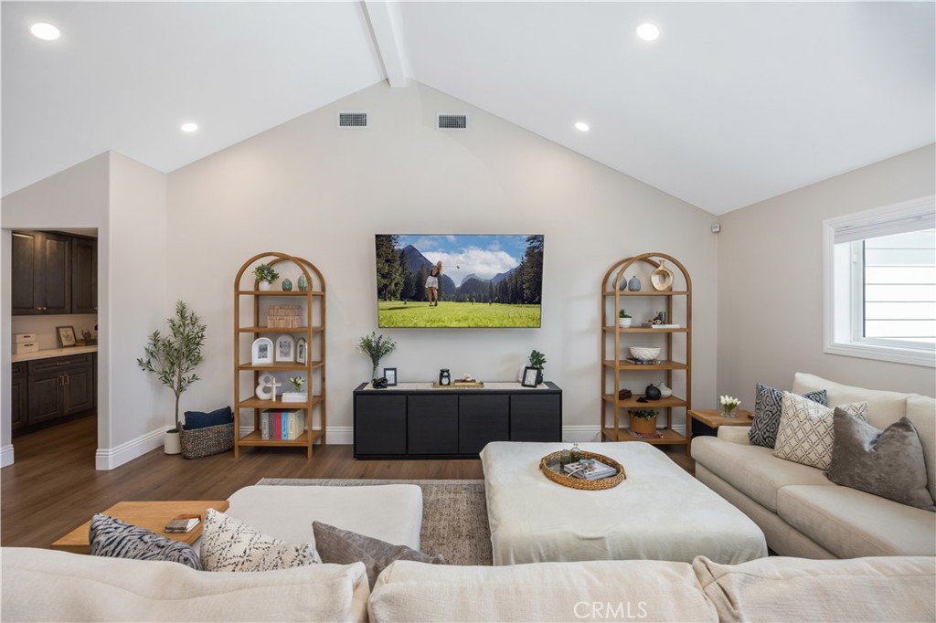 519 E Cumberland Road