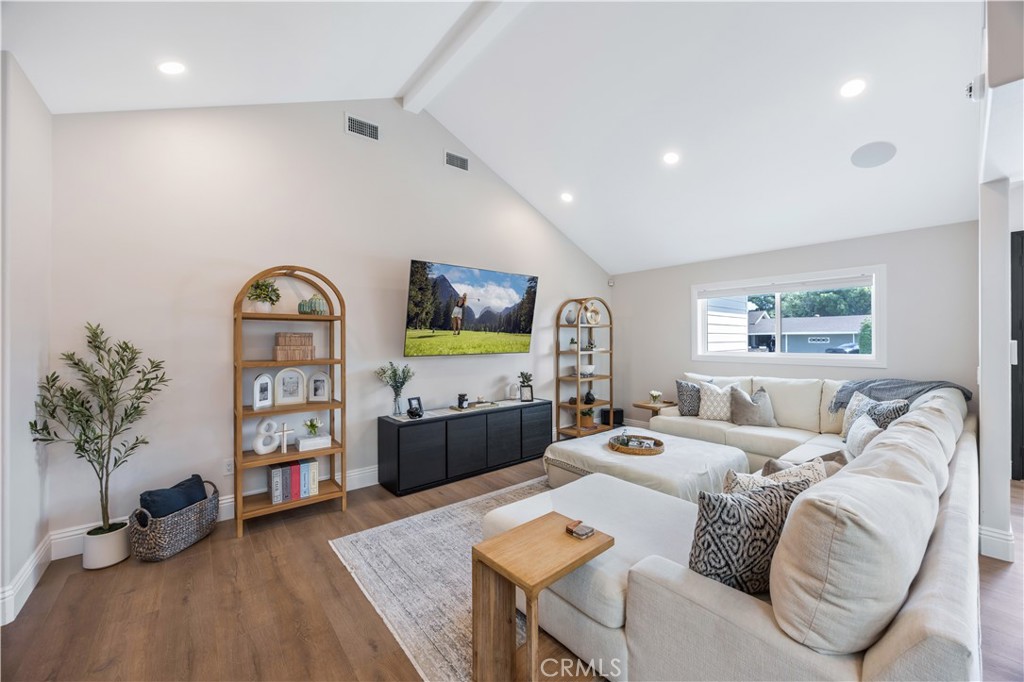 519 E Cumberland Road