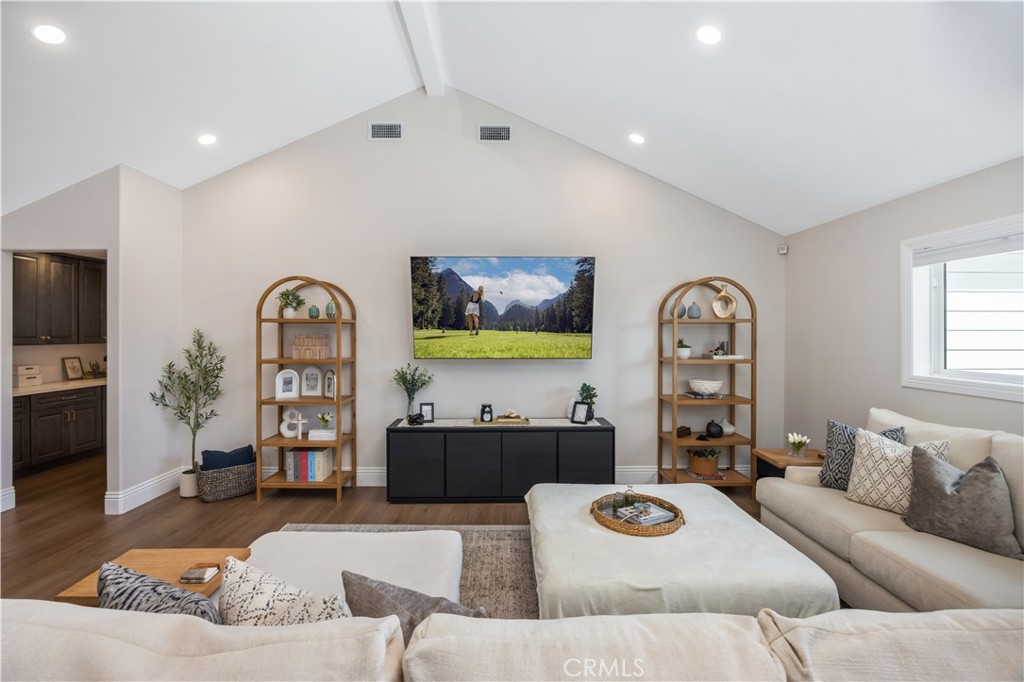 519 E Cumberland Road