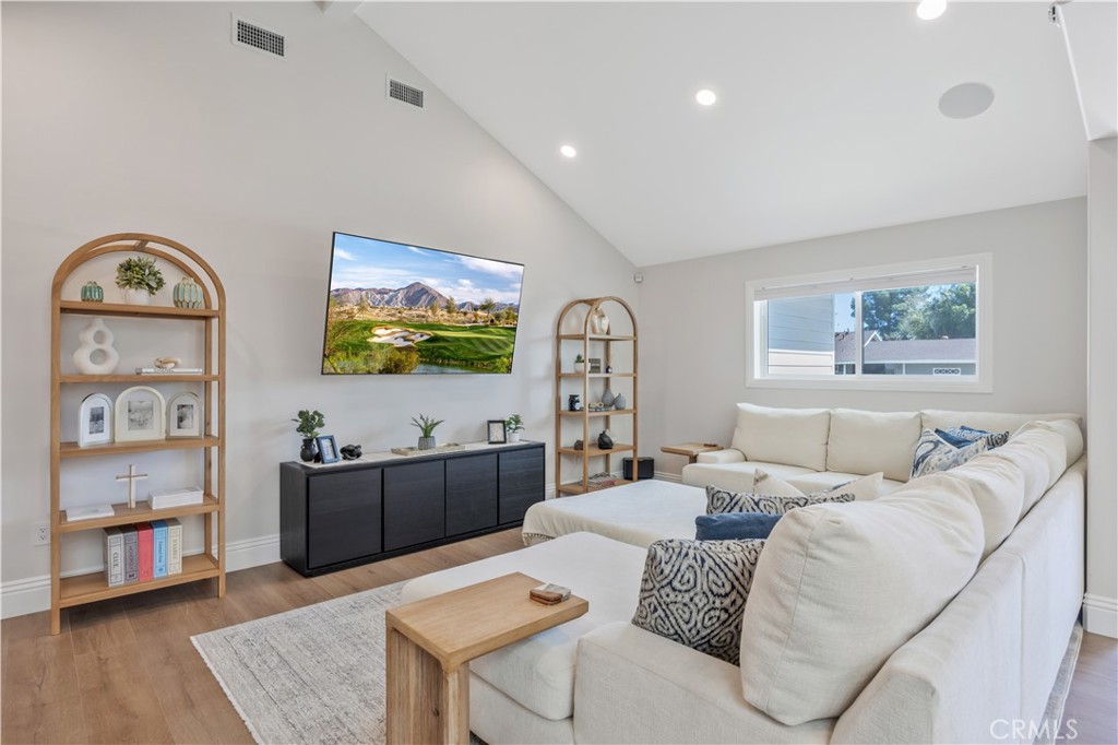 519 E Cumberland Road