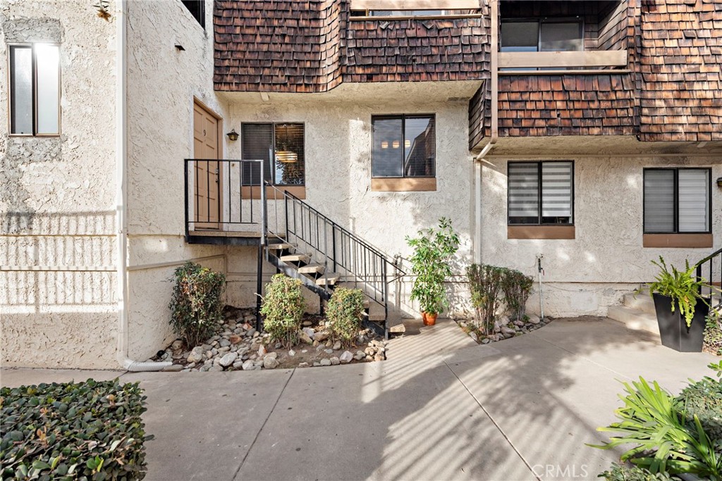 950 W Lambert Road 9