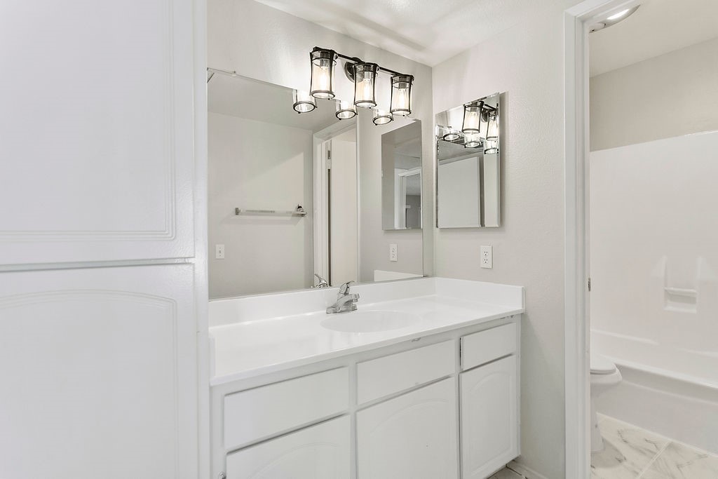 2827 S Fairview Street H