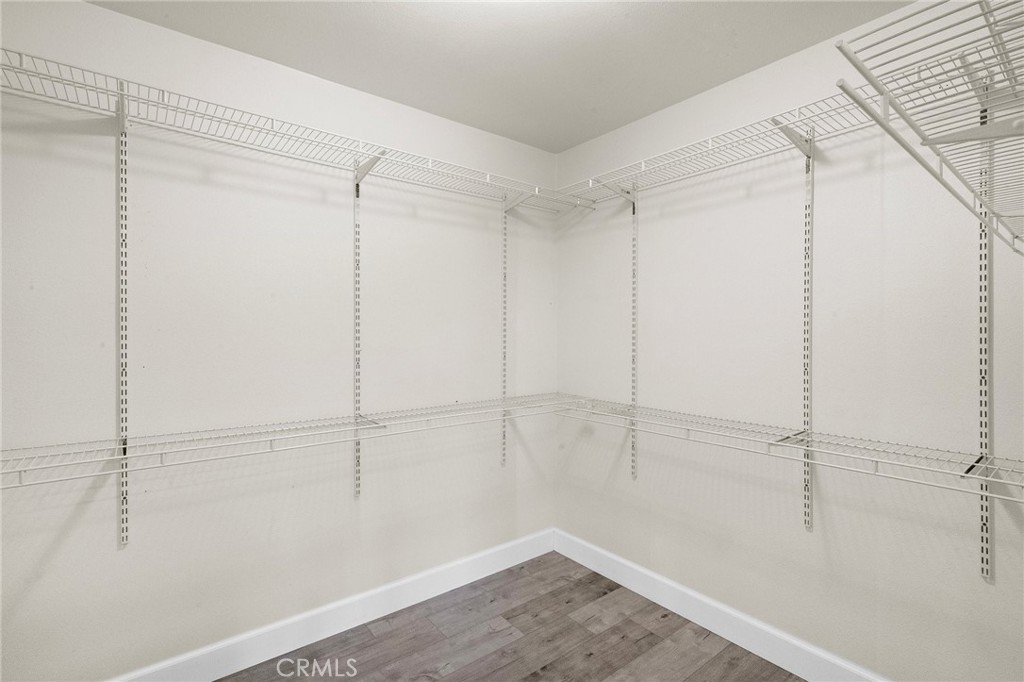 2852 N Santa Fe Place