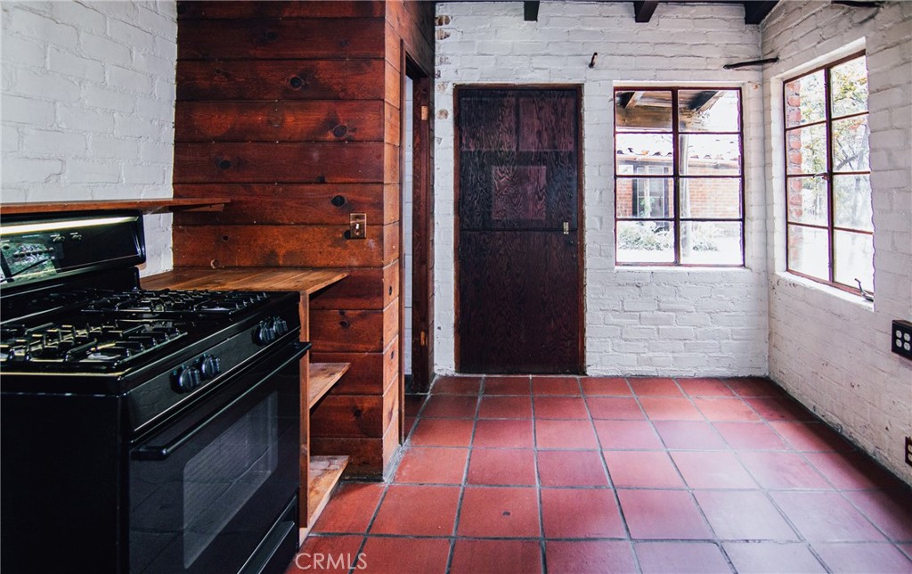 4405 Carpenter Avenue