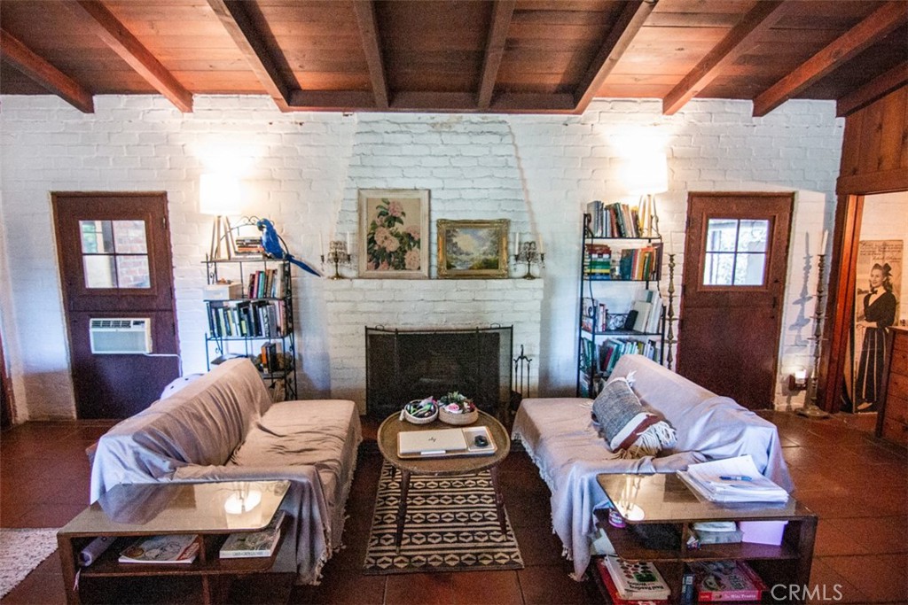 4405 Carpenter Avenue