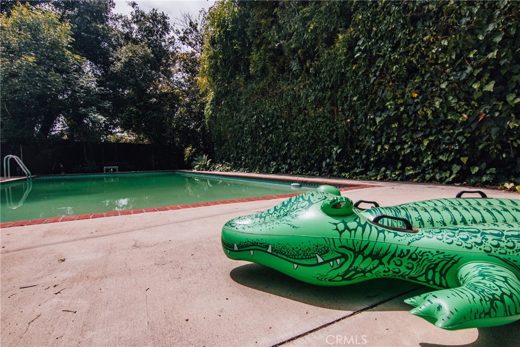 4405 Carpenter Avenue