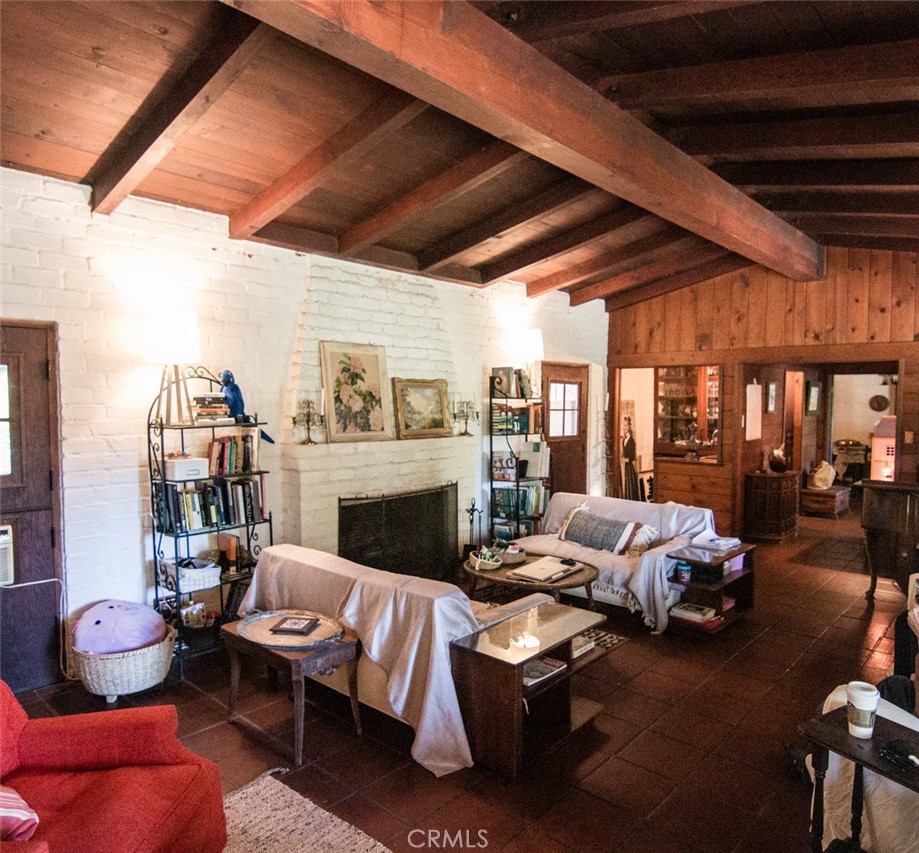 4405 Carpenter Avenue