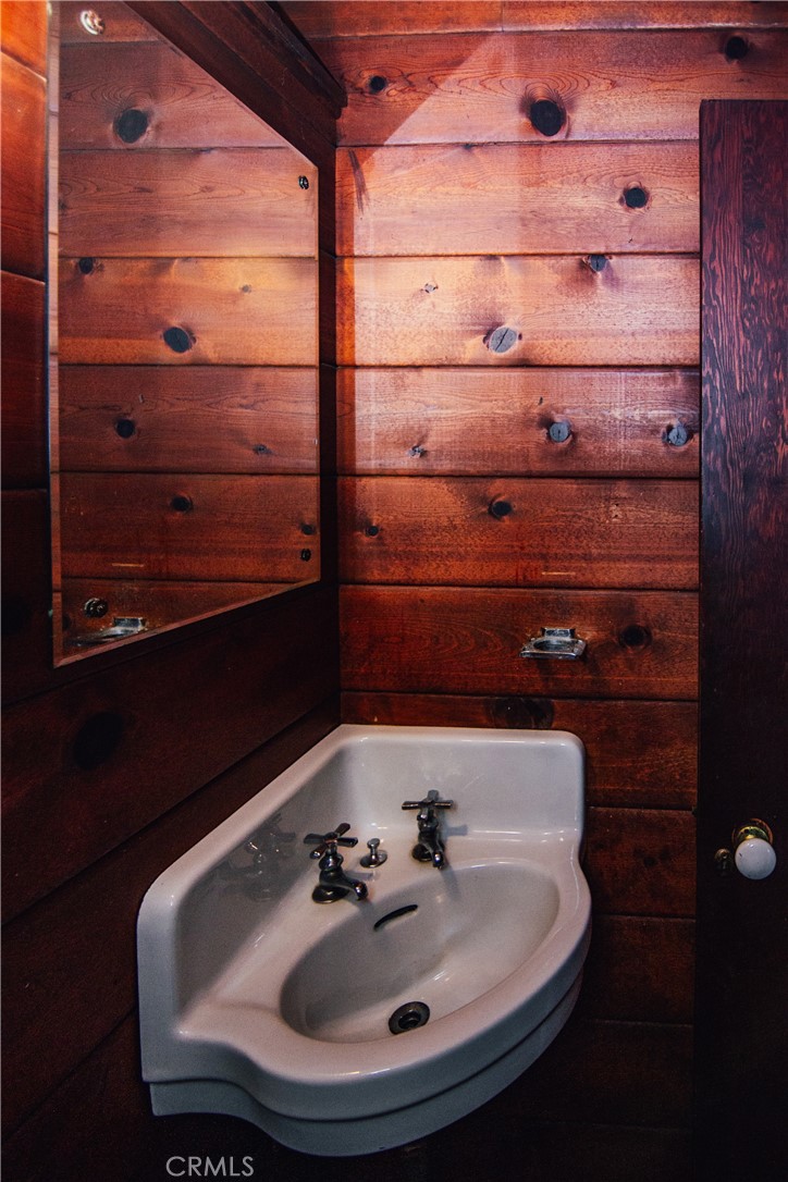 4405 Carpenter Avenue