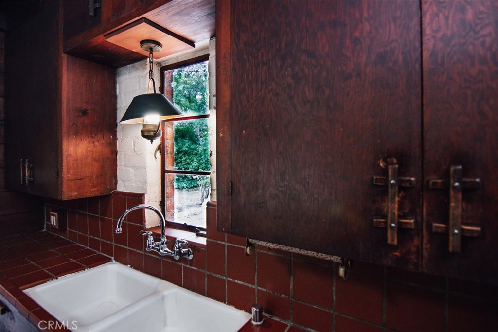 4405 Carpenter Avenue