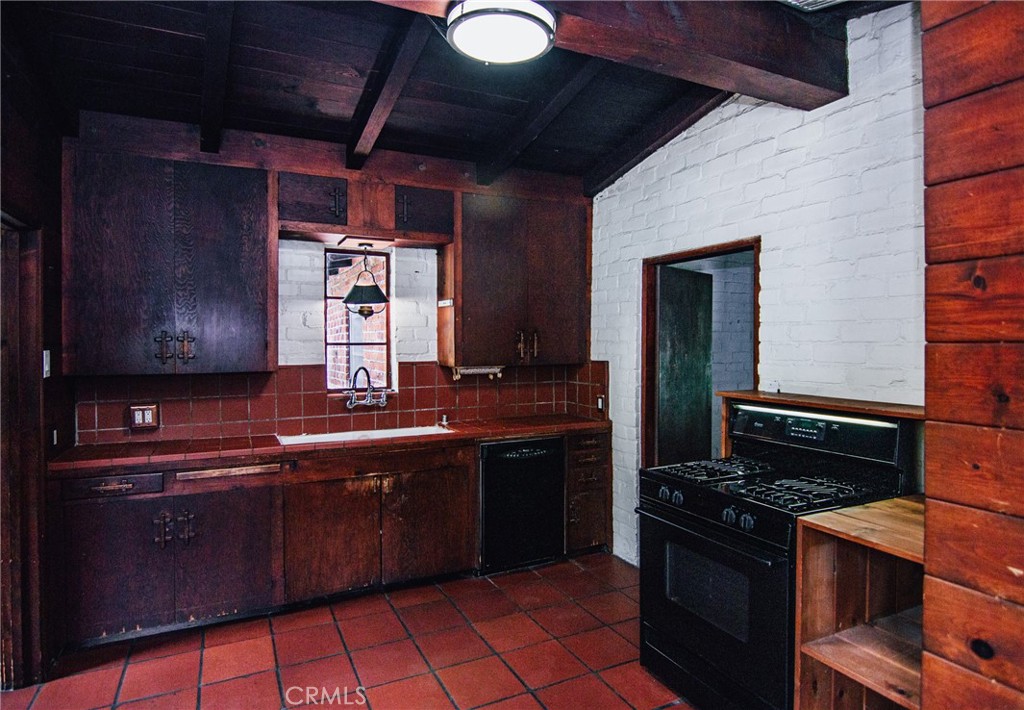 4405 Carpenter Avenue