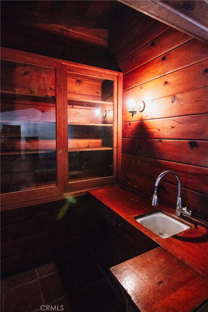 4405 Carpenter Avenue