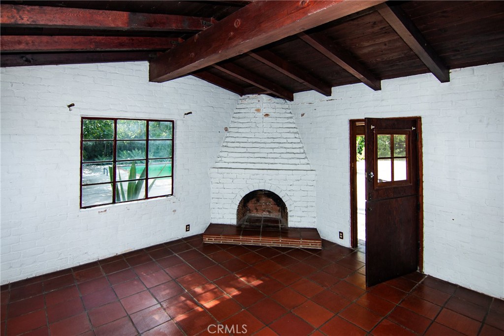 4405 Carpenter Avenue