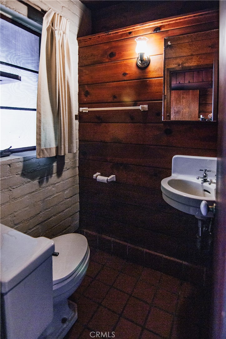 4405 Carpenter Avenue