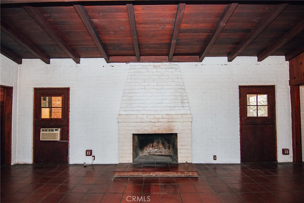 4405 Carpenter Avenue