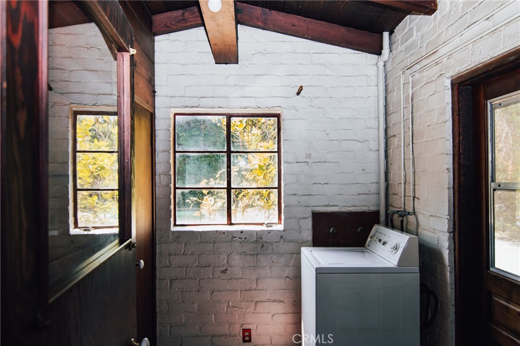 4405 Carpenter Avenue