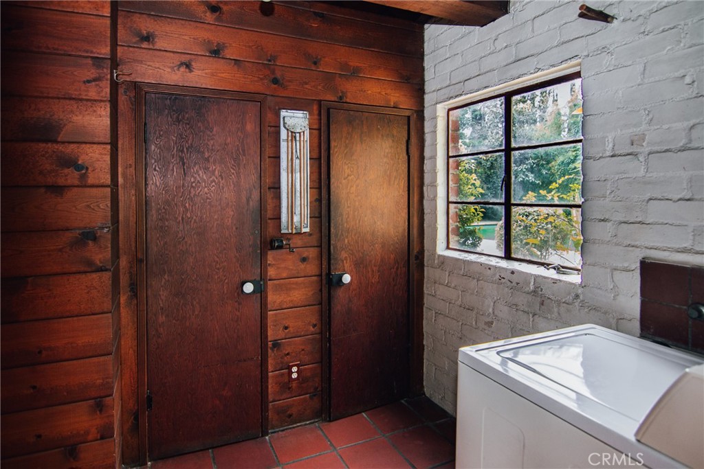 4405 Carpenter Avenue