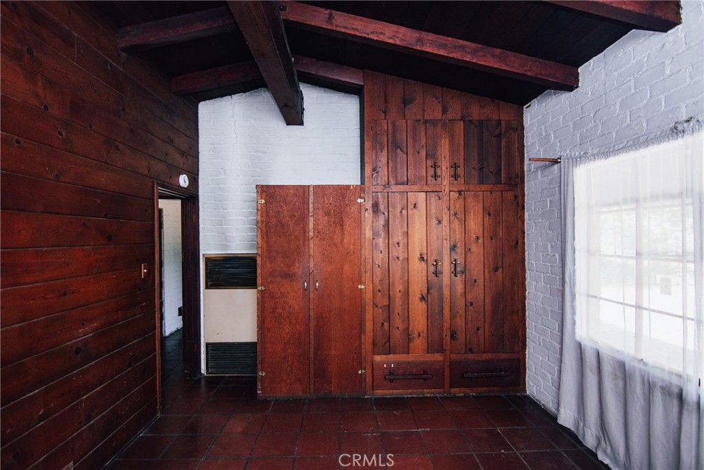 4405 Carpenter Avenue