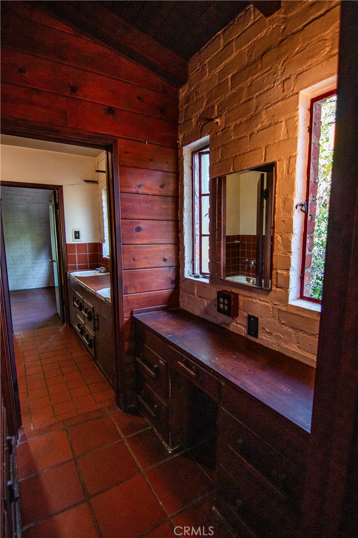 4405 Carpenter Avenue