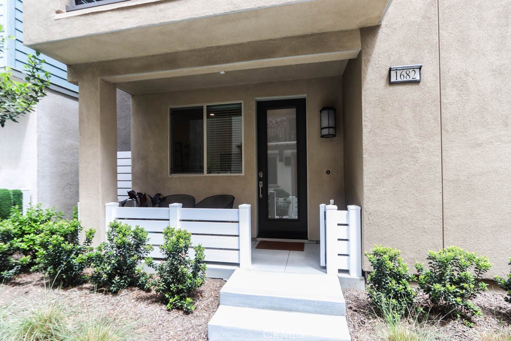1682 Lexington Lane