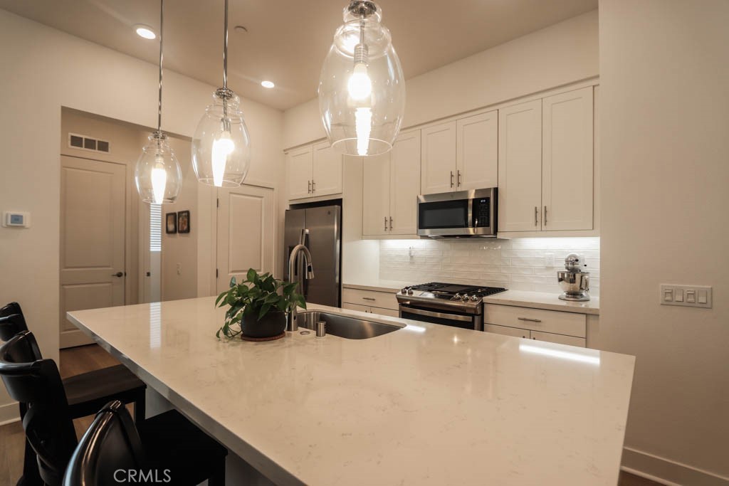 1682 Lexington Lane