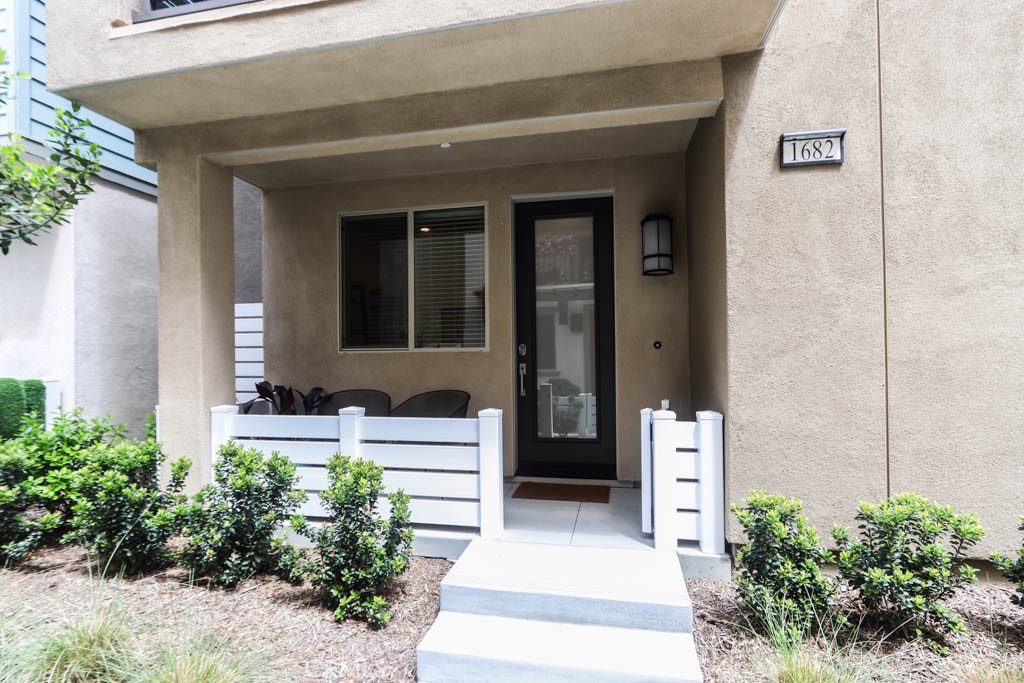 1682 Lexington Lane