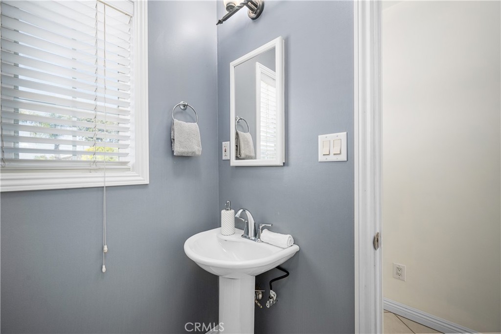 5530 E Mezzanine Way