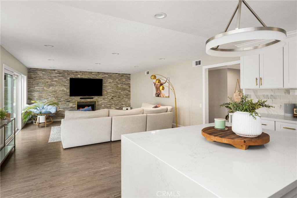 342 S SILVERBROOK DR.