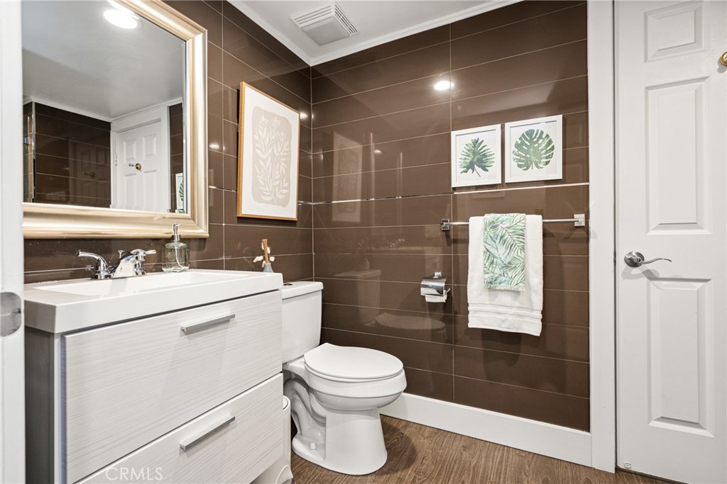 342 S SILVERBROOK DR.