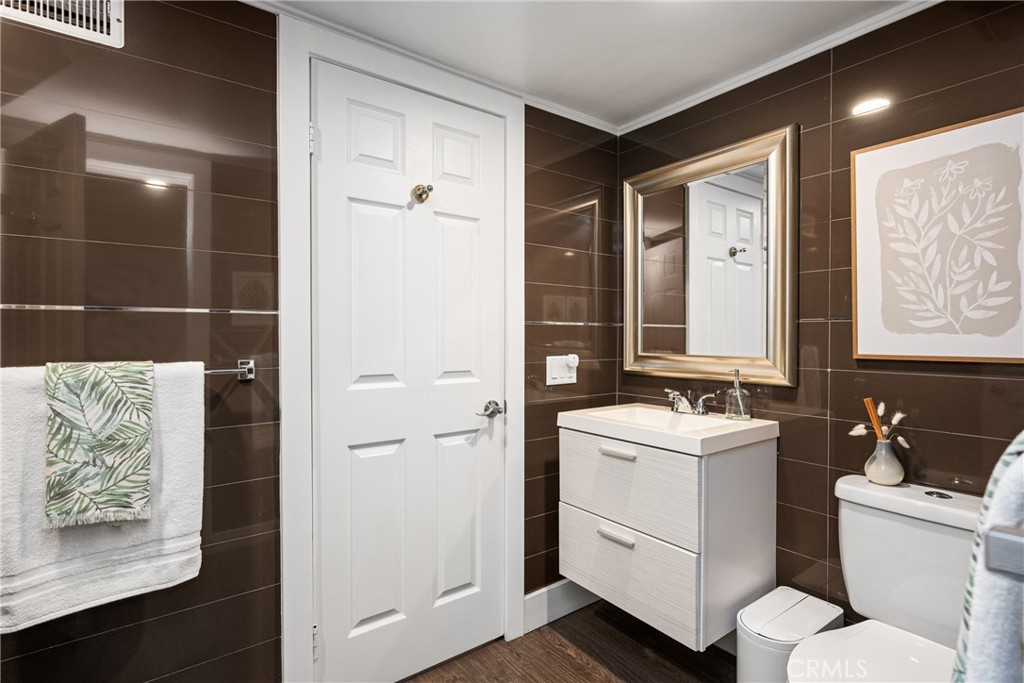 342 S SILVERBROOK DR.