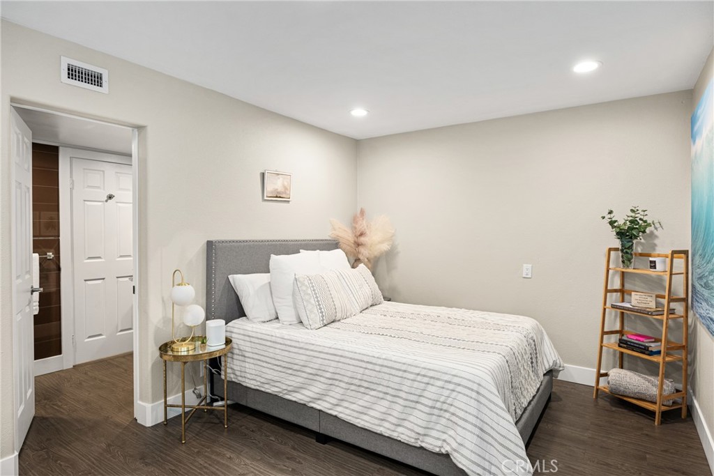 342 S SILVERBROOK DR.