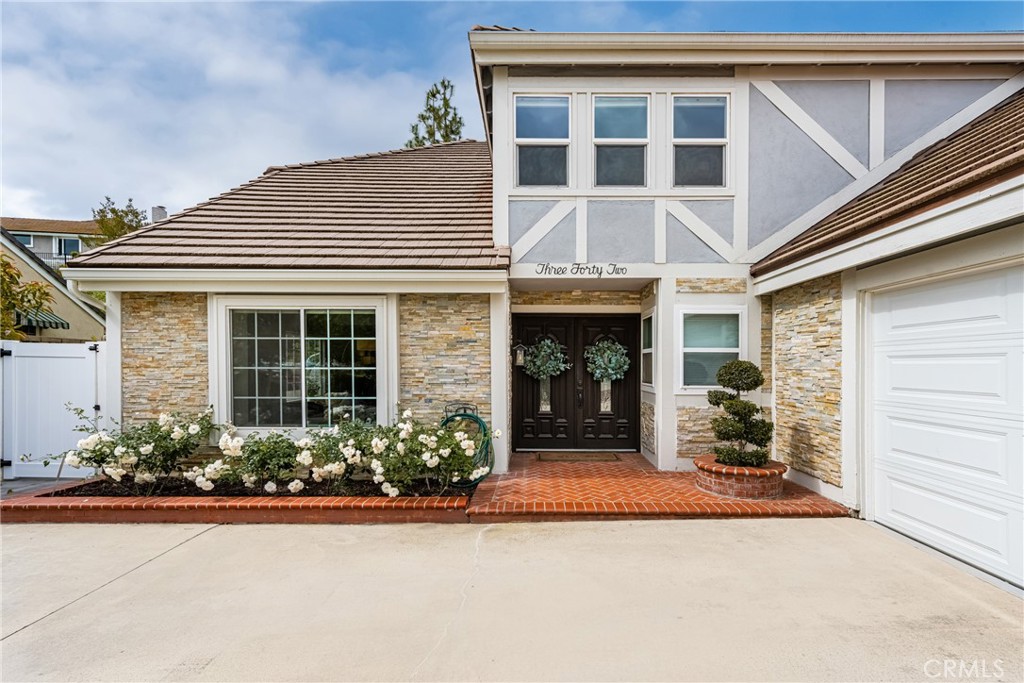 342 S SILVERBROOK DR.