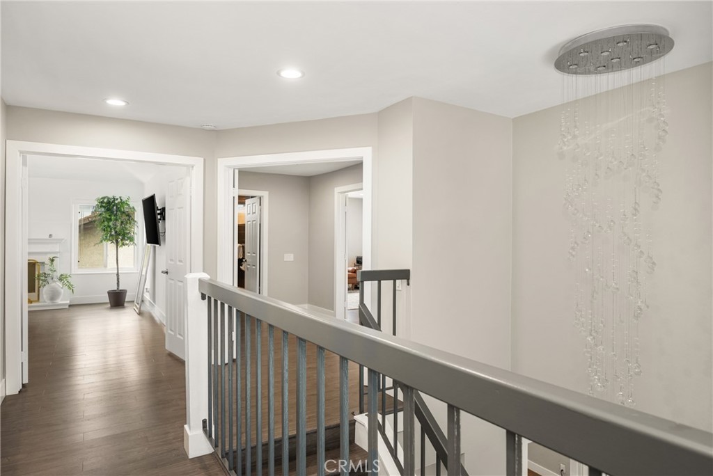 342 S SILVERBROOK DR.