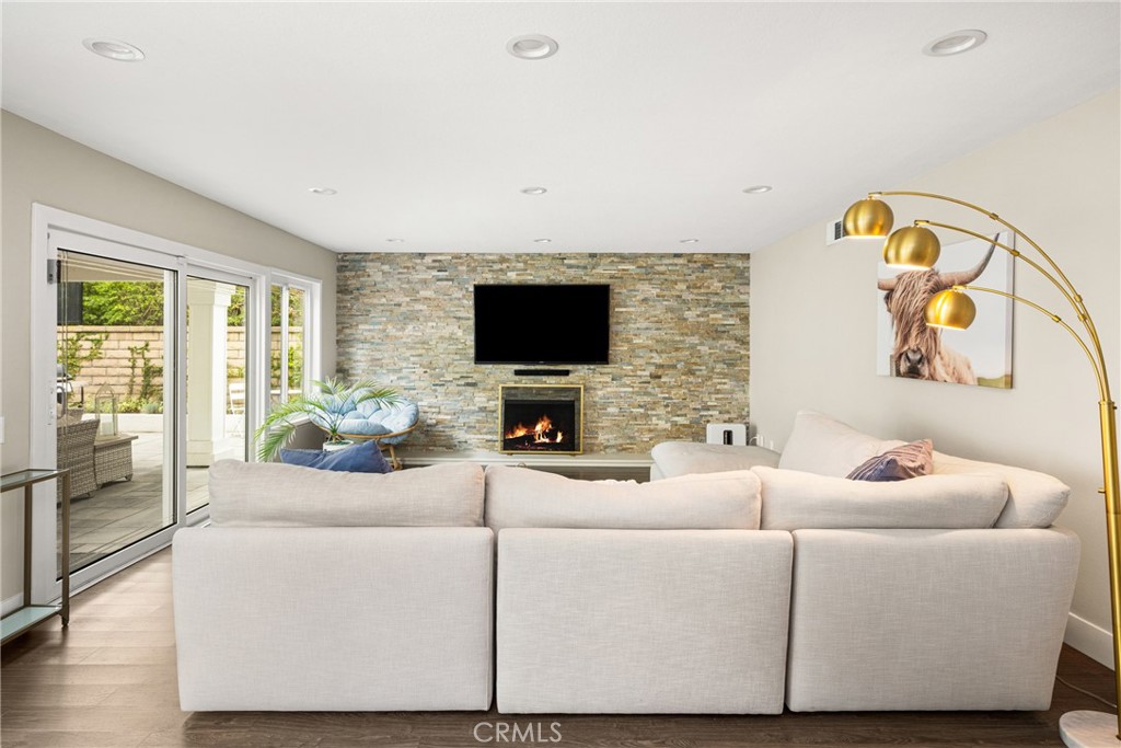 342 S SILVERBROOK DR.