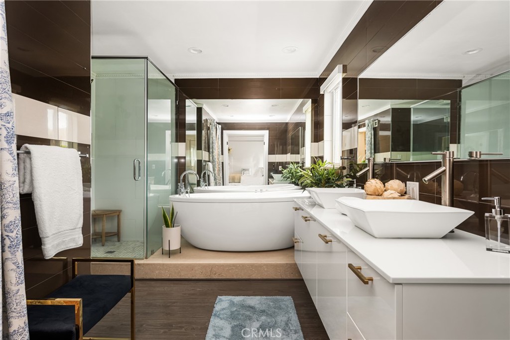 342 S SILVERBROOK DR.