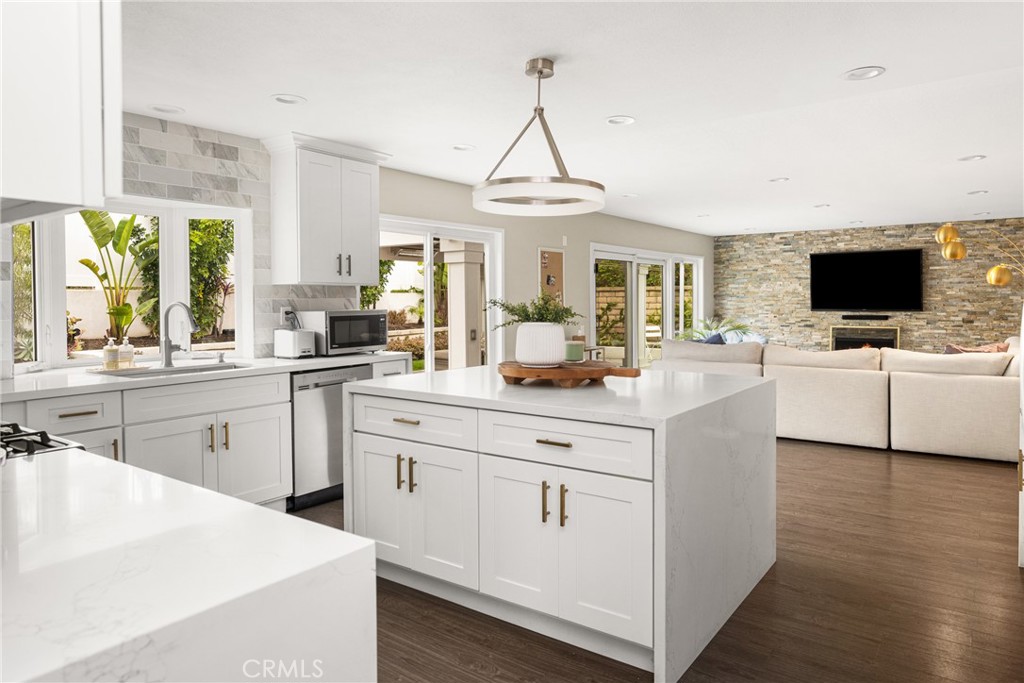 342 S SILVERBROOK DR.