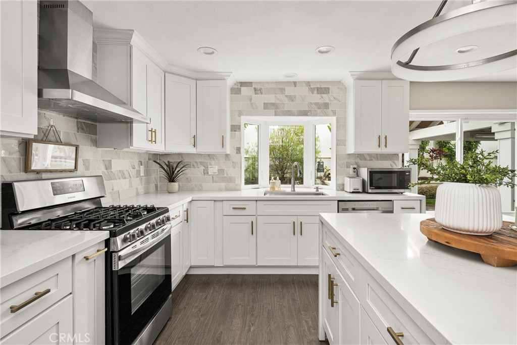 342 S SILVERBROOK DR.