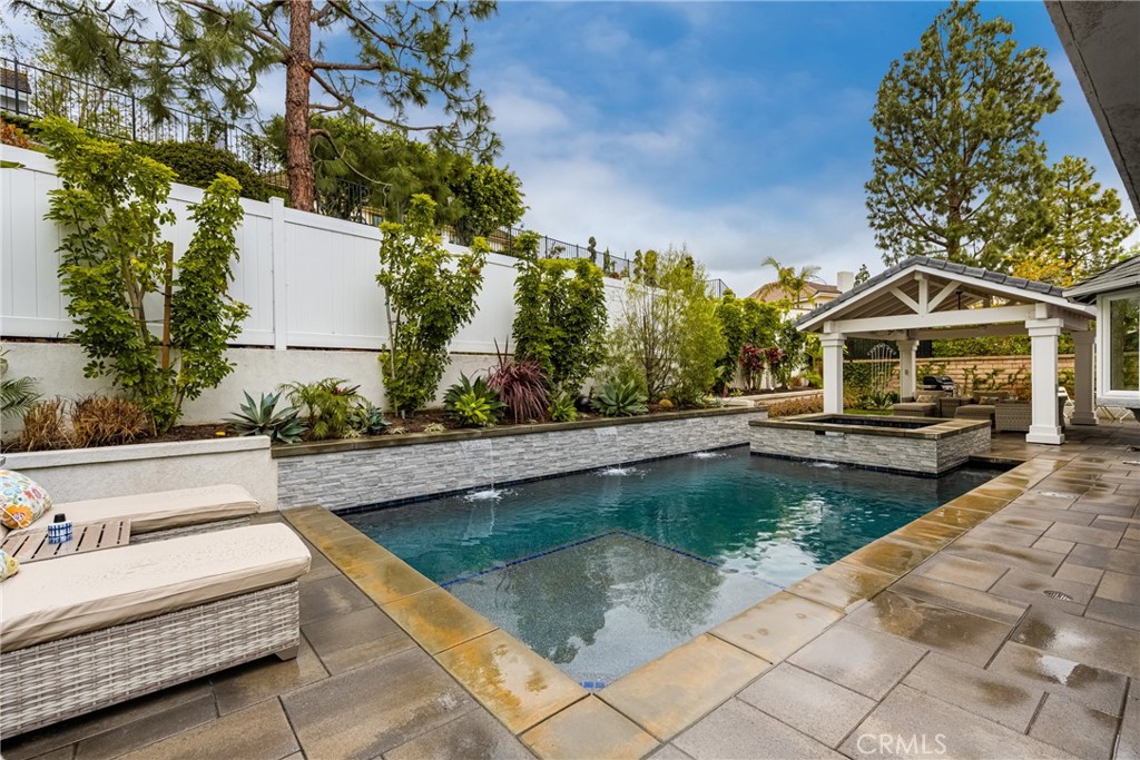 342 S SILVERBROOK DR.