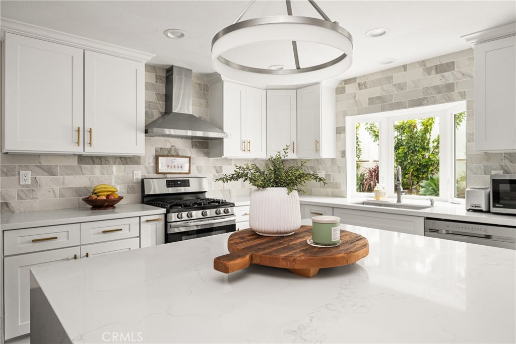 342 S SILVERBROOK DR.