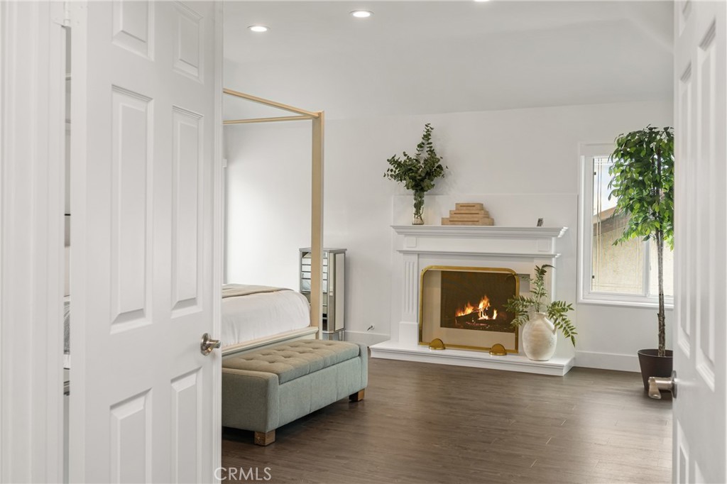 342 S SILVERBROOK DR.