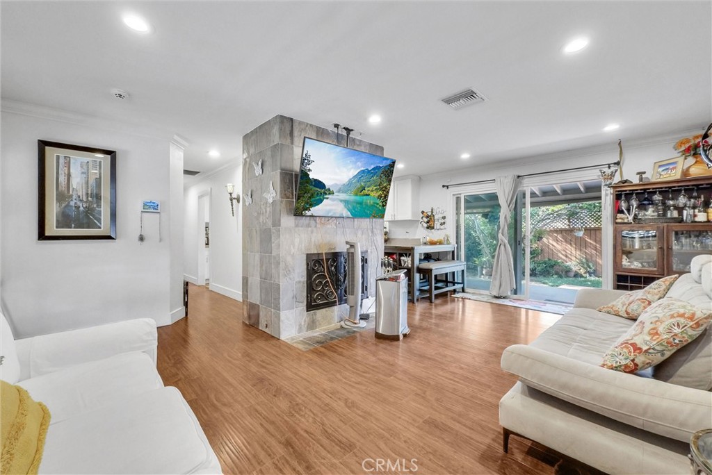 24 S La Salle Street