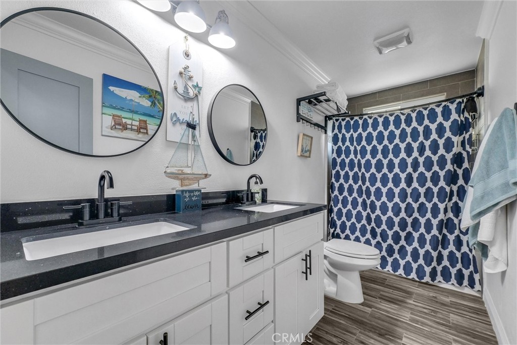 24 S La Salle Street