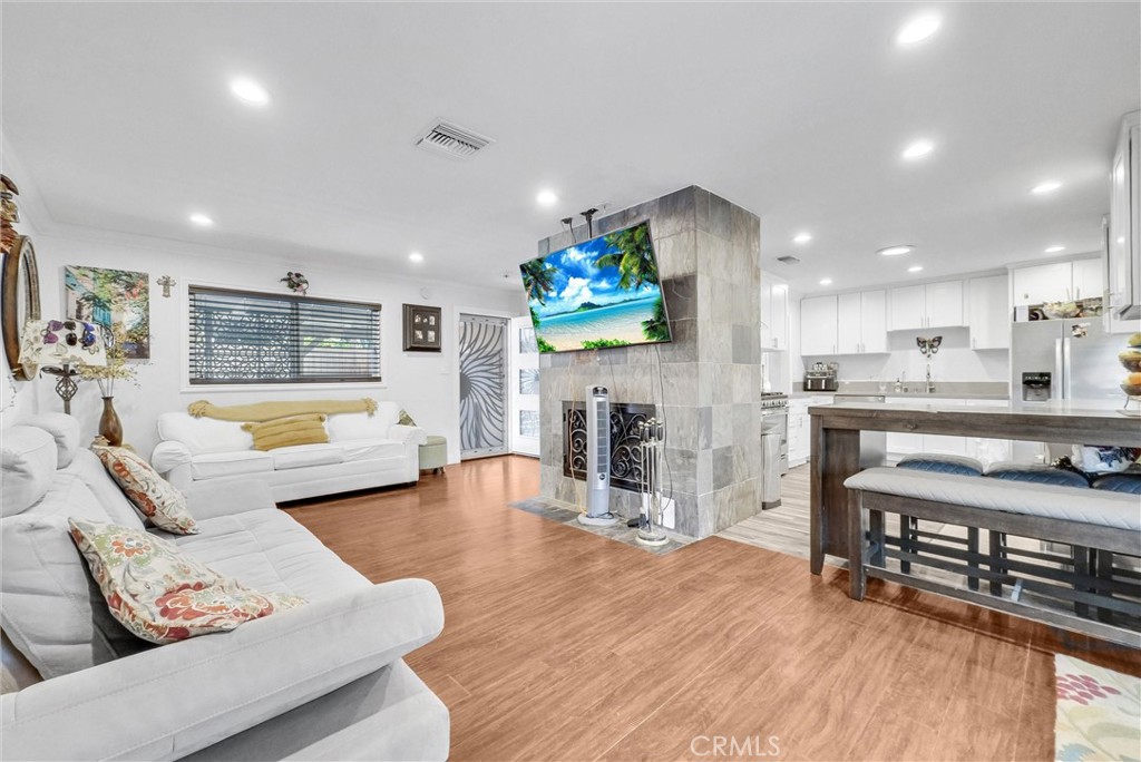 24 S La Salle Street