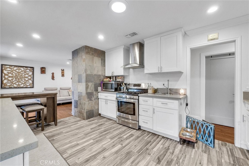 24 S La Salle Street