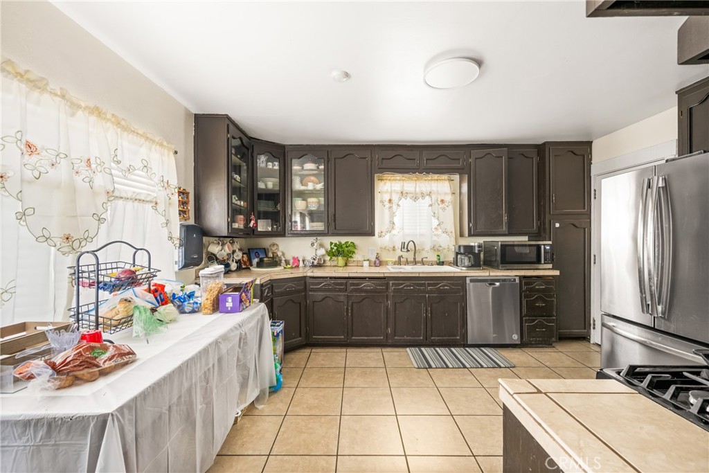 13911 Pacific Avenue