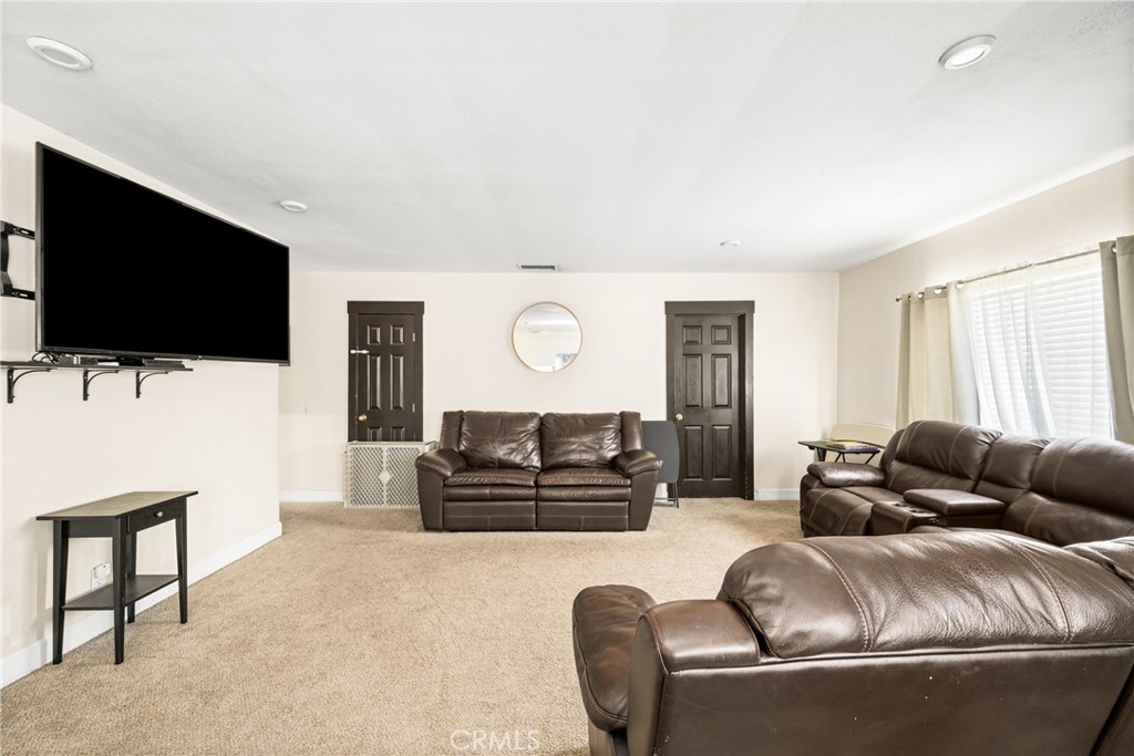 13911 Pacific Avenue