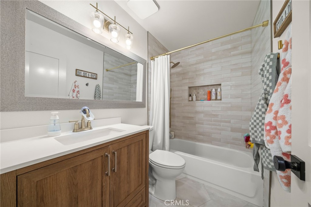 6065 East Camino Manzano