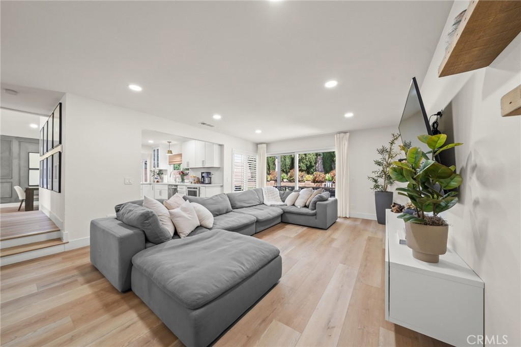 6065 East Camino Manzano