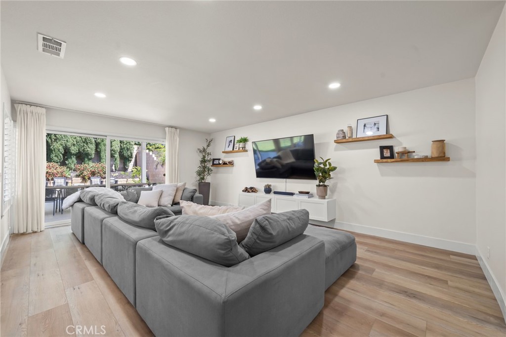 6065 East Camino Manzano