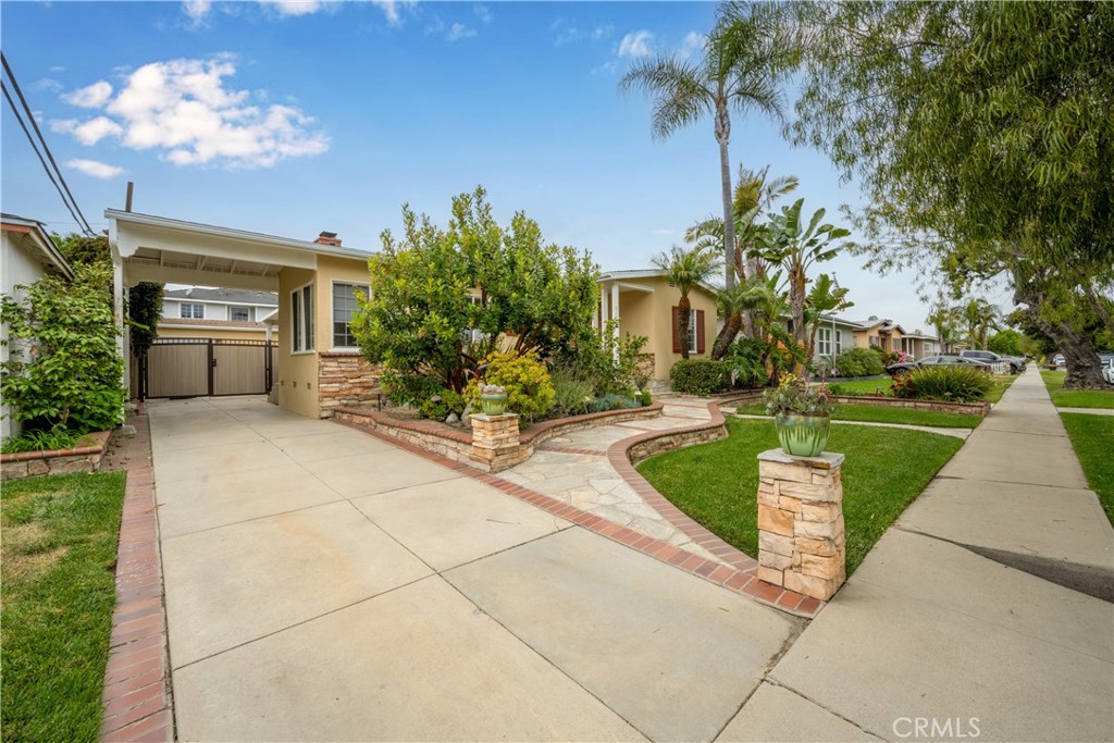 3113 San Anseline Avenue